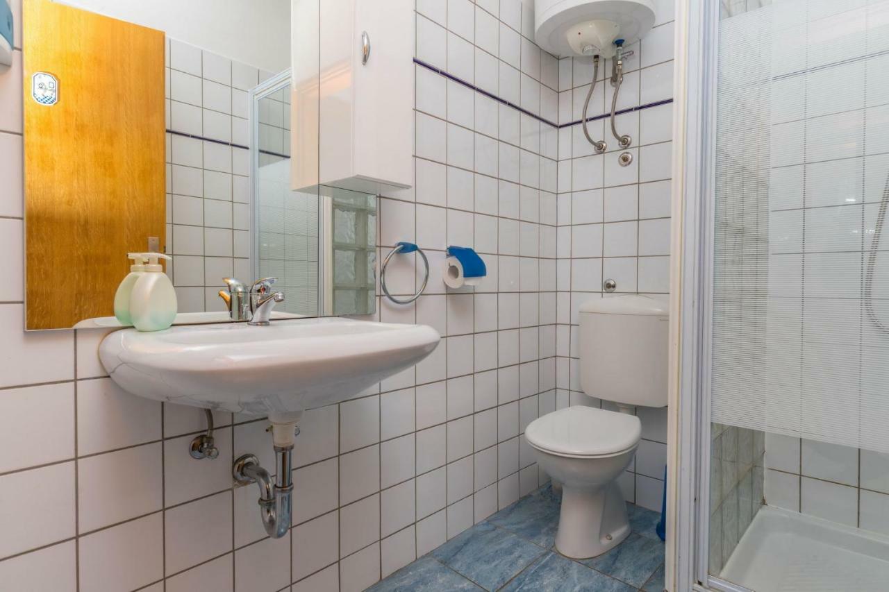 Apartments Adriatic 2 Цриквеница Экстерьер фото